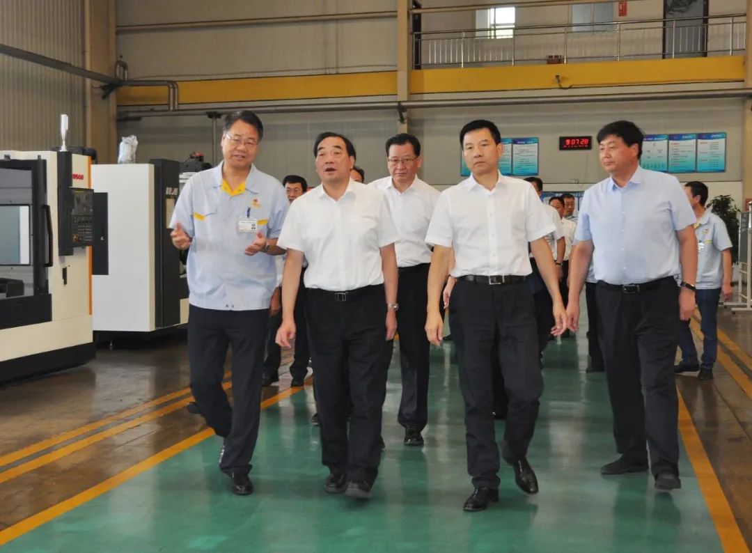 徐州市黨政代表團一行蒞臨秦川集團寶雞機床考察調研