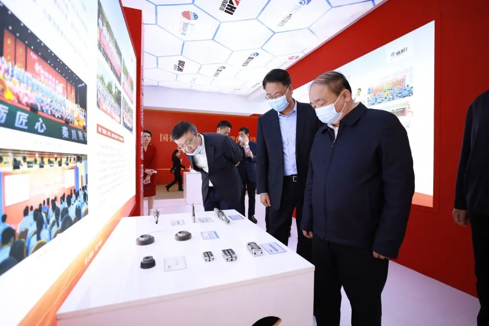 陜西省委常委、組織部長(zhǎng)張廣智蒞臨秦川集團(tuán)展位