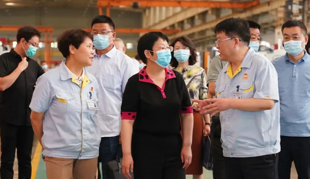 寶雞市政協(xié)主席劉榮賢專(zhuān)題調(diào)研寶雞機(jī)床、秦川格蘭德